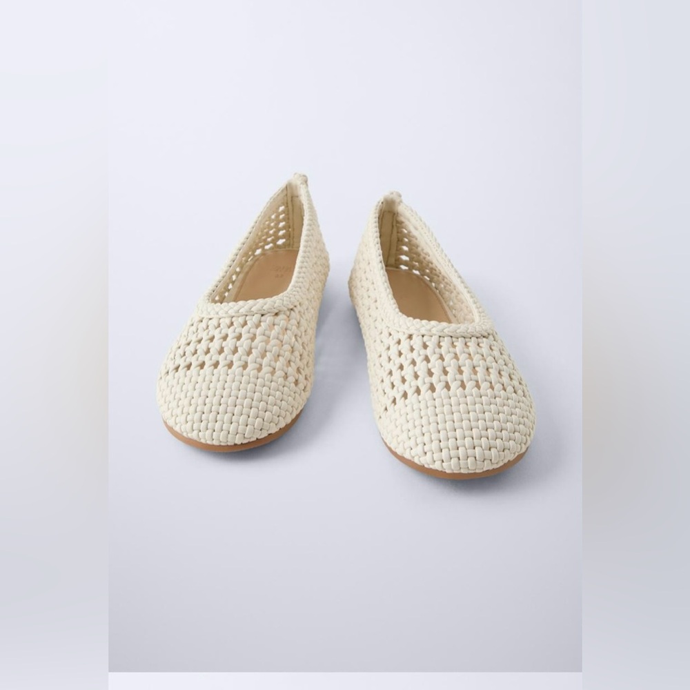 ZARA…Openwork ballerina